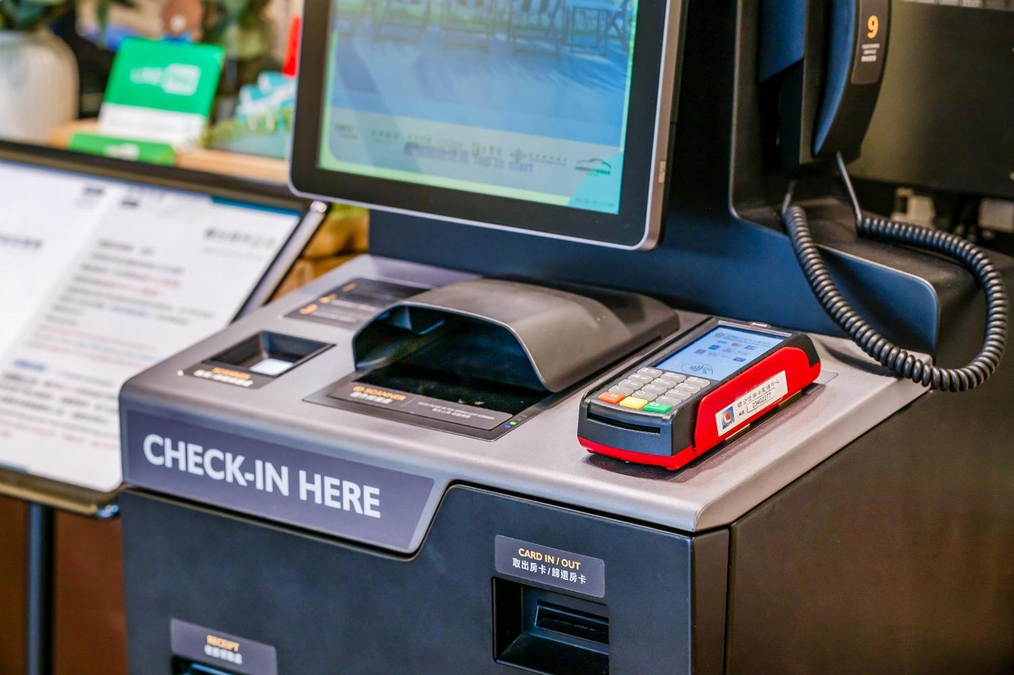 Check Inn Express Taichung Fengchia Eksteriør billede